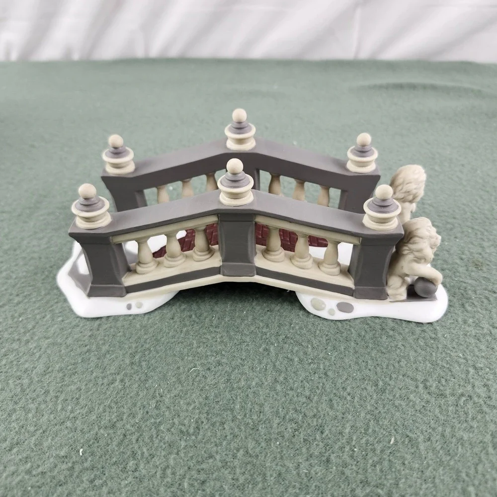 Dept 56 Heritage Village Lionhead Bridge Christmas Village Accessory 5864-5